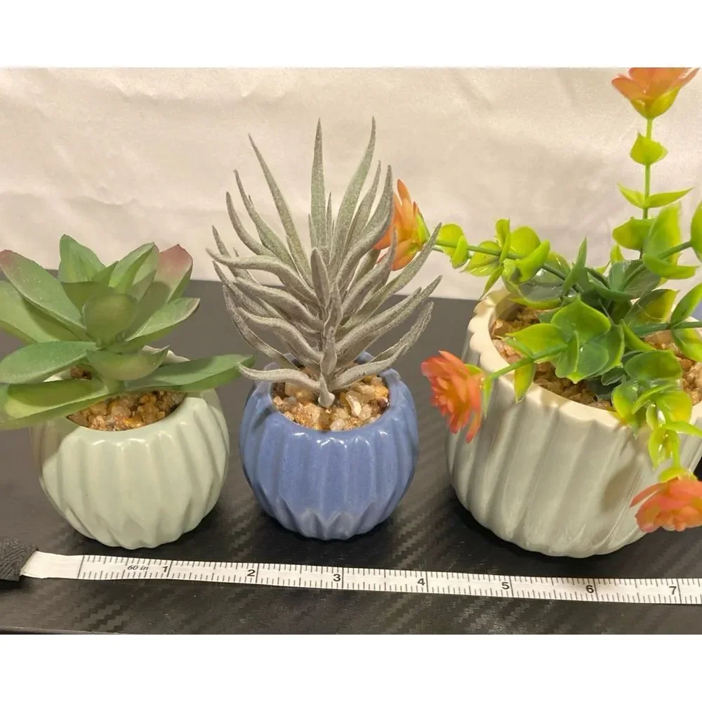 5 Cute‎ Little Artificial plants
